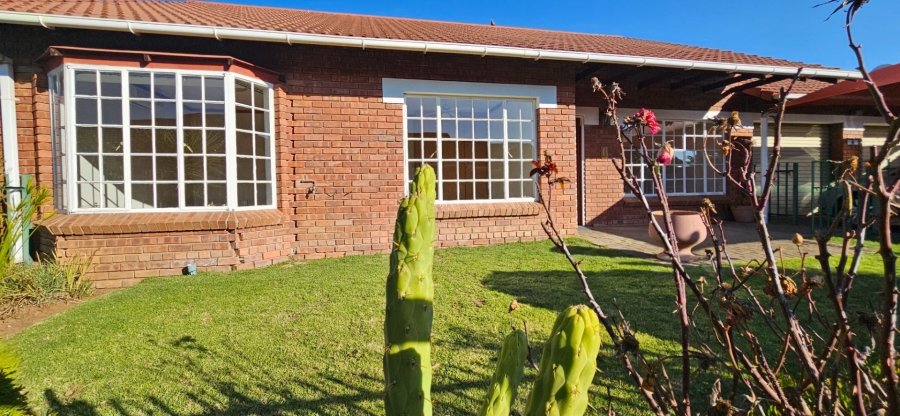 3 Bedroom Property for Sale in Fichardt Park Free State